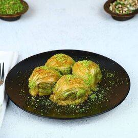 MEVLANA TURKISH MUSSEL BAKLAVA WITH PISTACHIO 1 KG